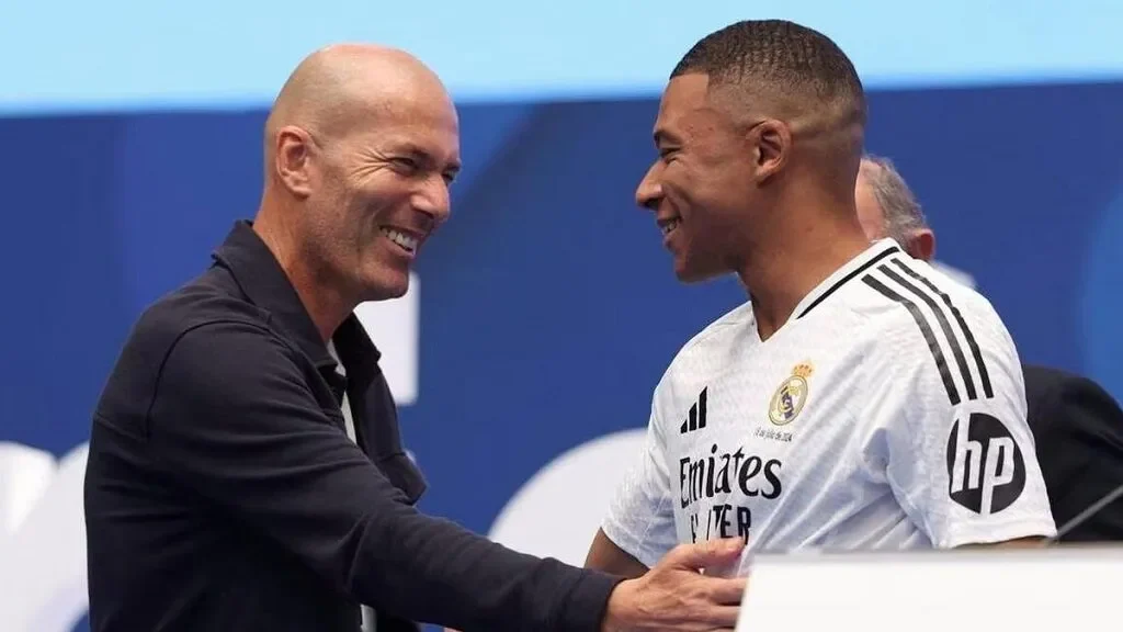 Zidane từ chối lời mời của các CLB, quyết chờ dẫn dắt đội tuyển Pháp